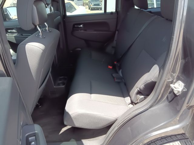 2011 LIBERTY 4X4 (13).jpg